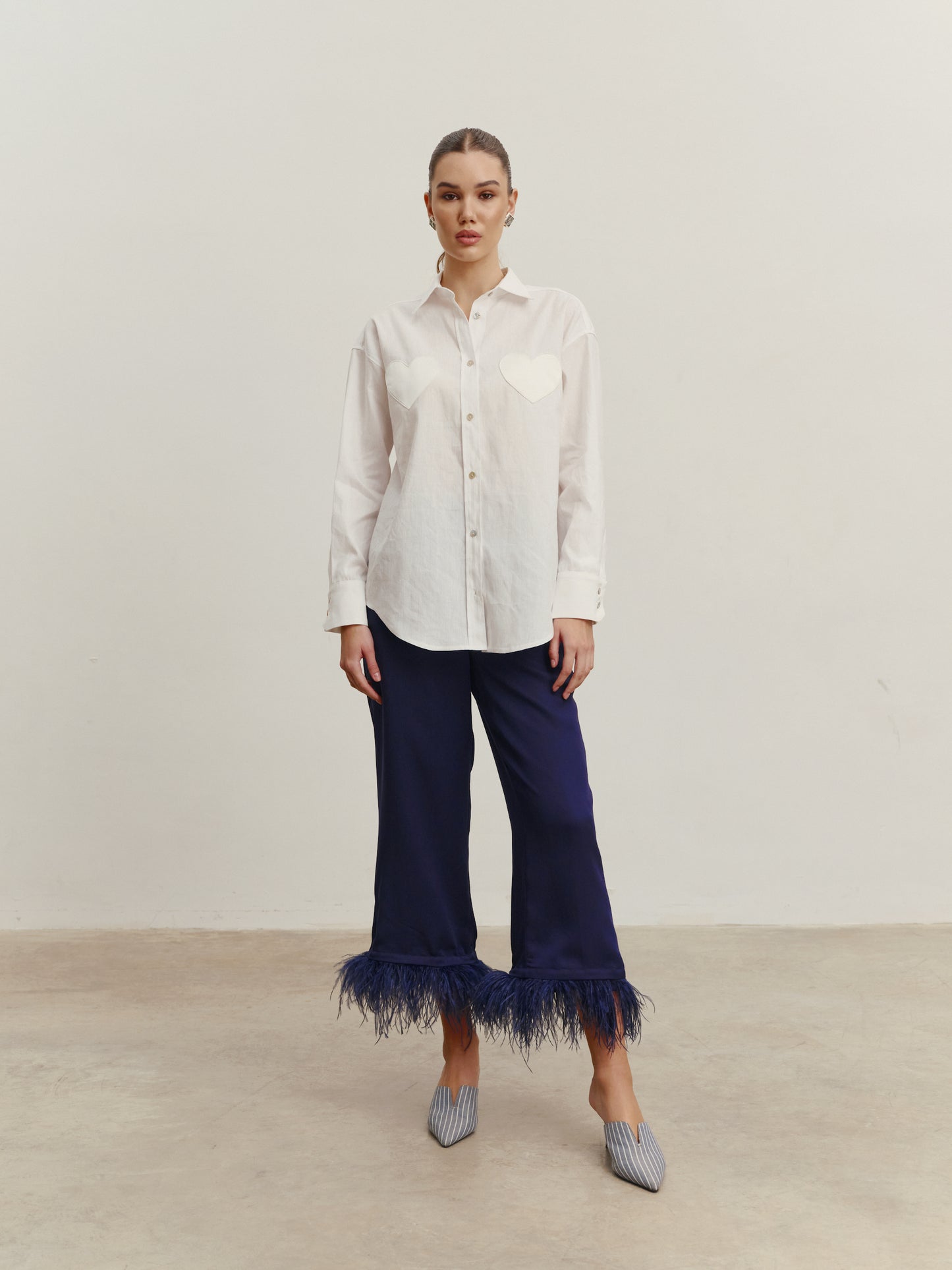 Shirt with silk heart details from hemp