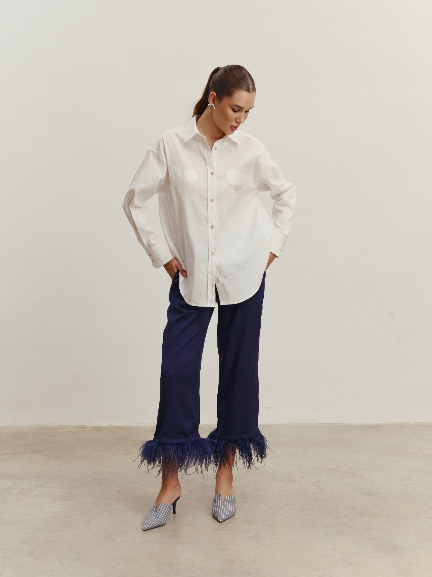 Shirt with silk heart details from hemp