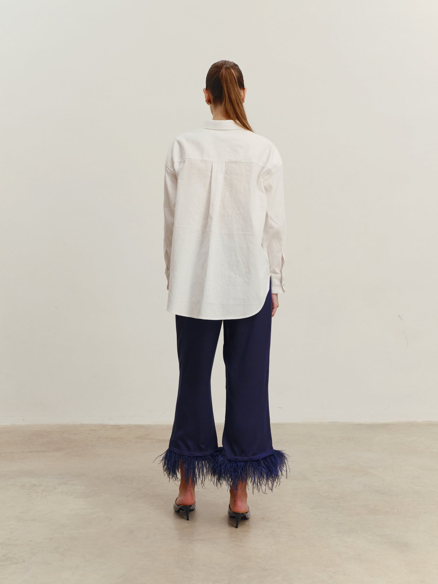 Shirt with silk heart details from hemp