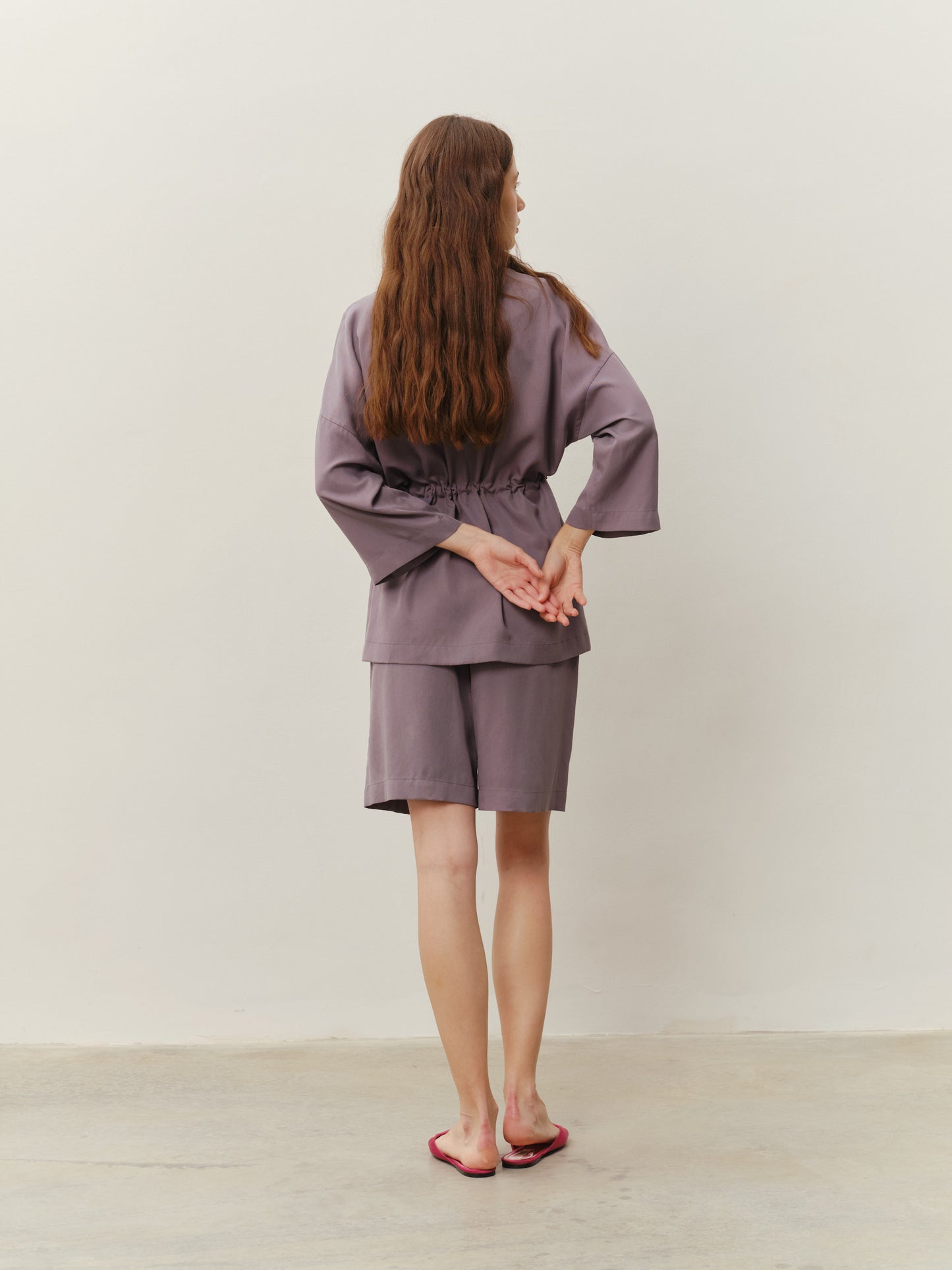 Eucalyptus kimono suit with shorts in graphite