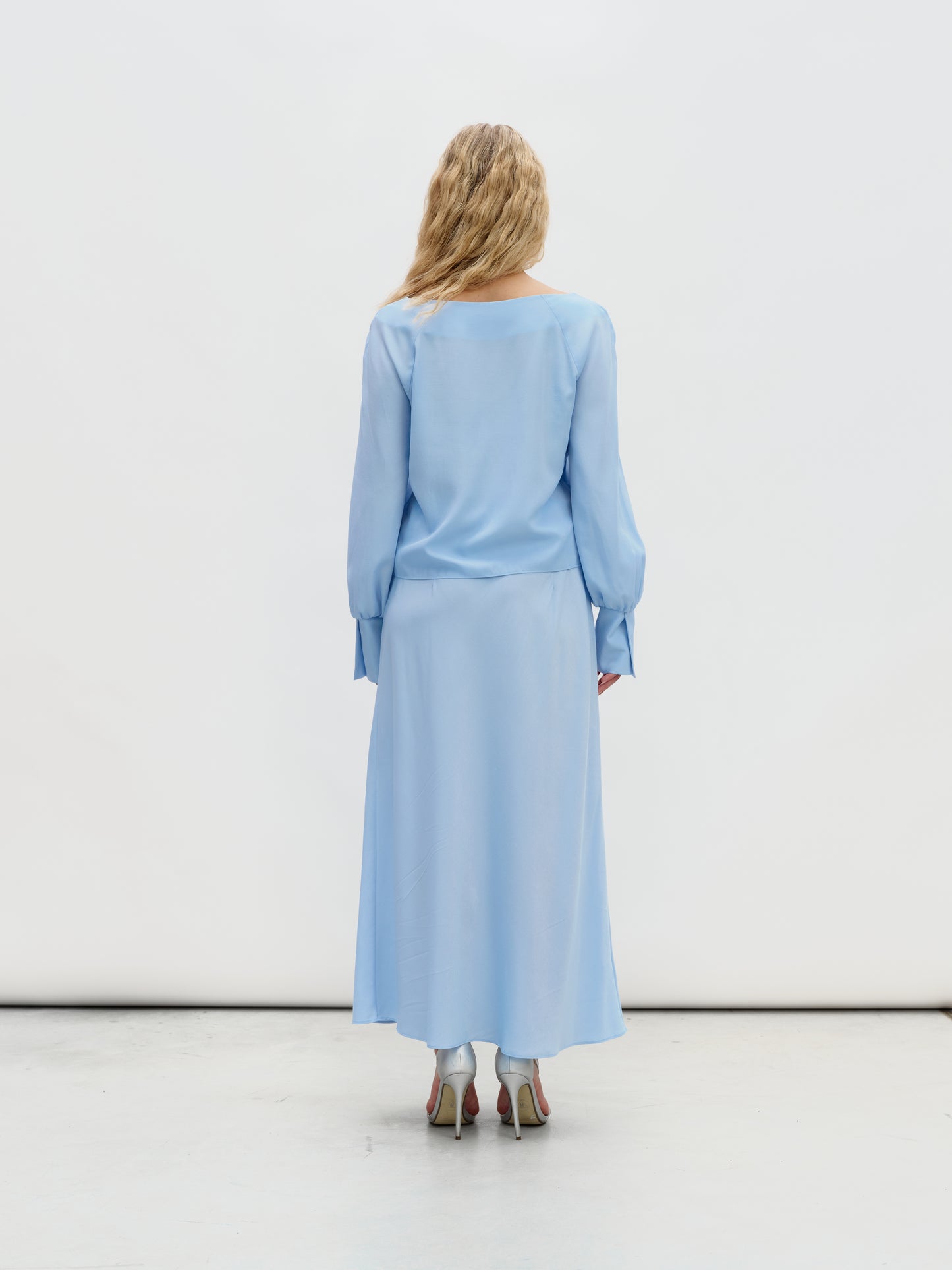 Suit with skirt in blue from eucalyptus