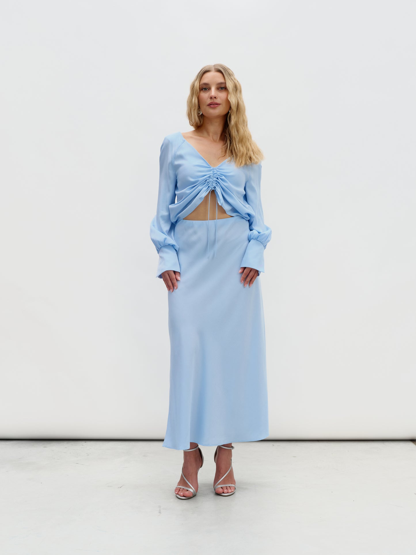Suit with skirt in blue from eucalyptus