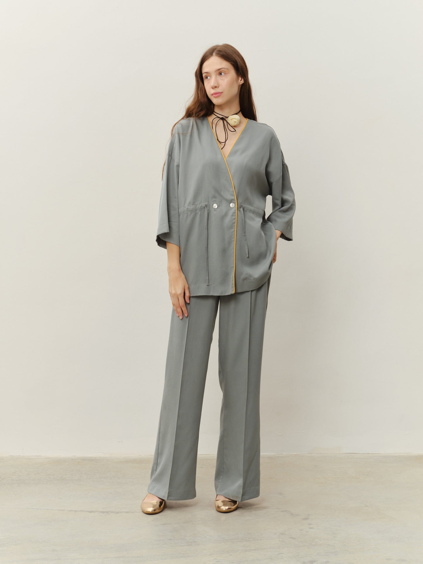 Kimono suit in grass green with pants from eucalyptus