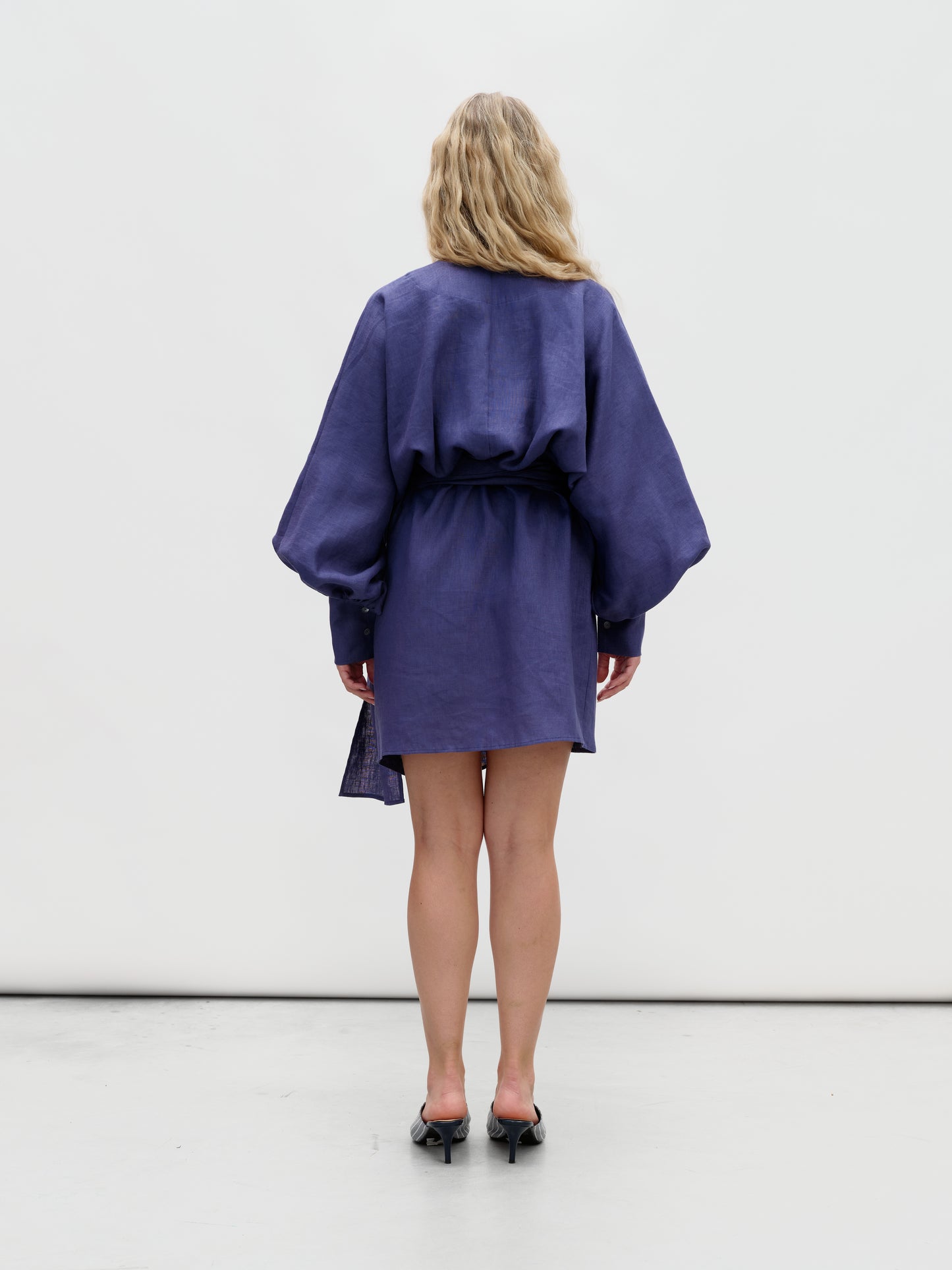 Wrap dress in blue from linen