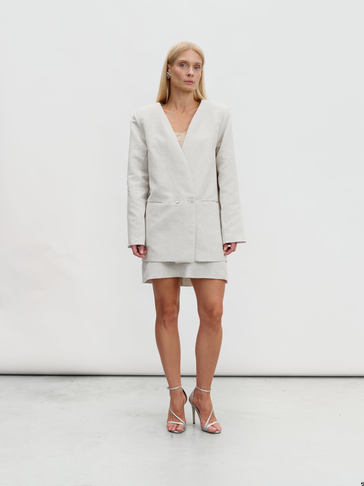 Hemp blazer with belt