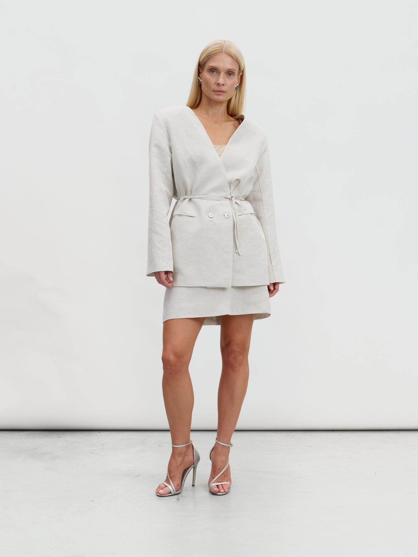 Hemp blazer with belt