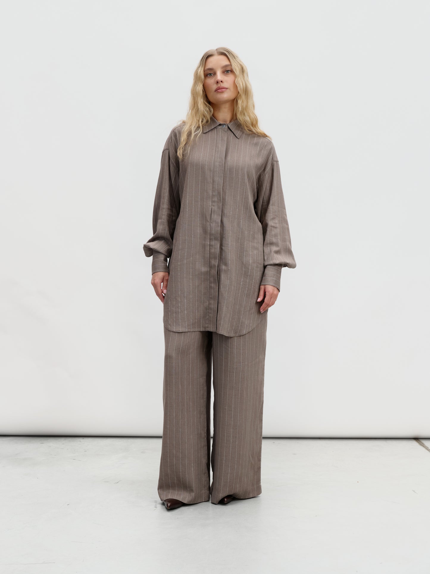 Linen striped suit with palazzo pants in mocha