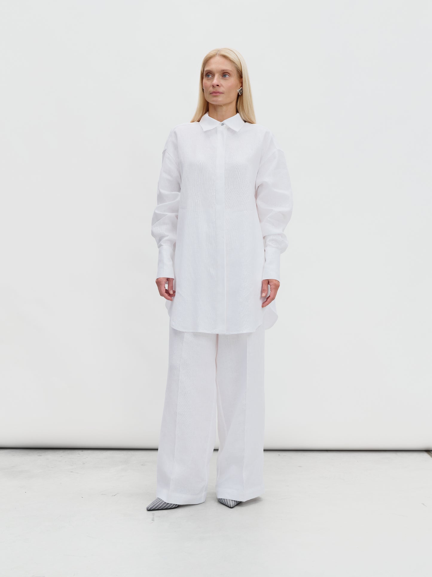 Linen suit with palazzo pants in white