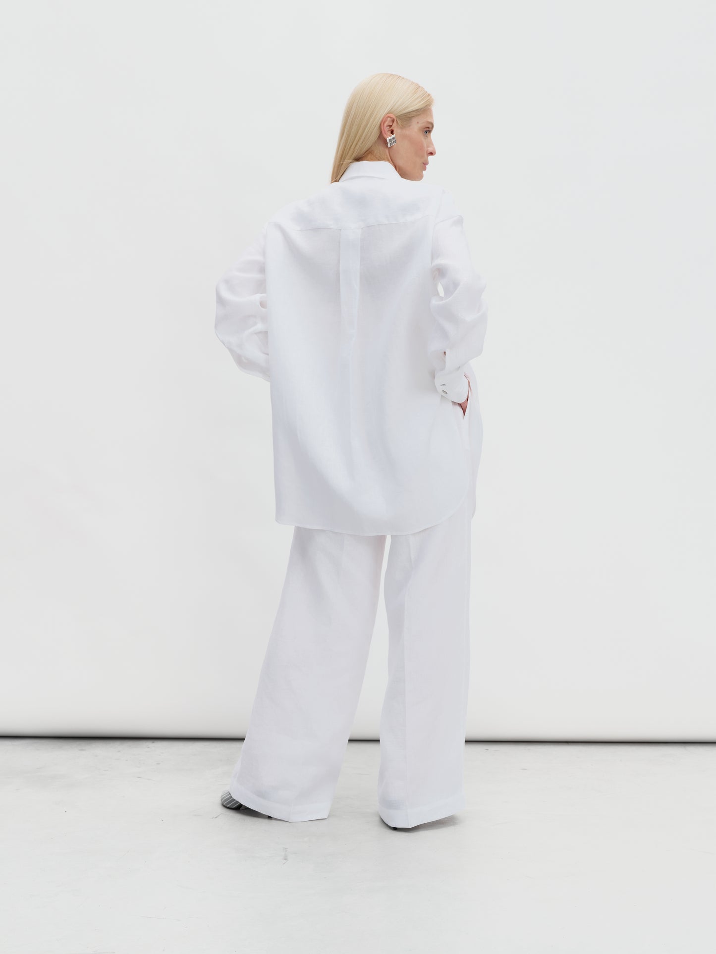 Linen suit with palazzo pants in white