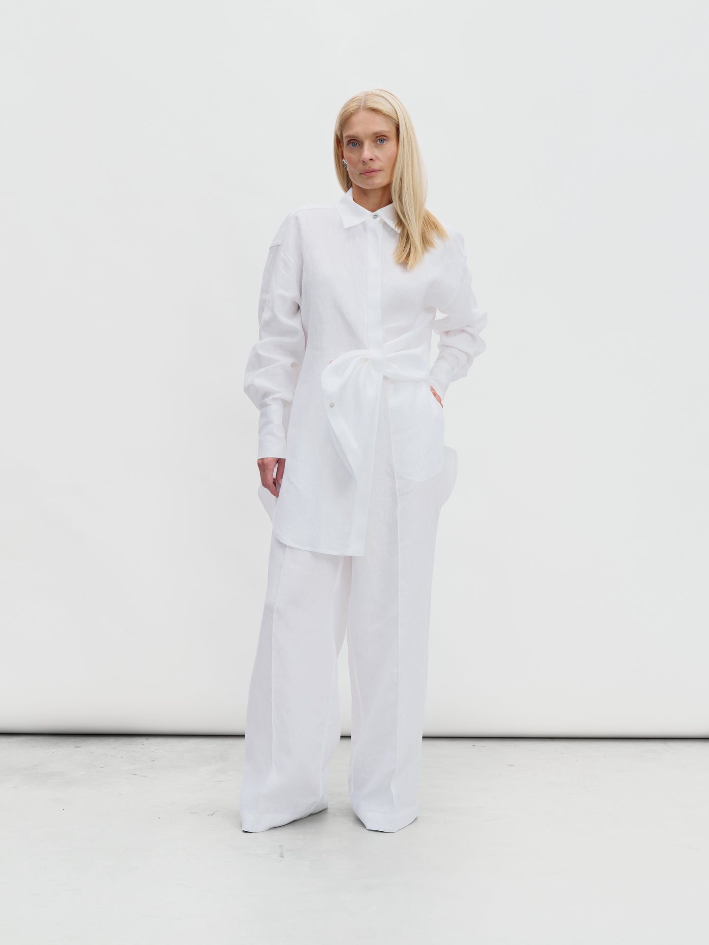 Linen suit with palazzo pants in white