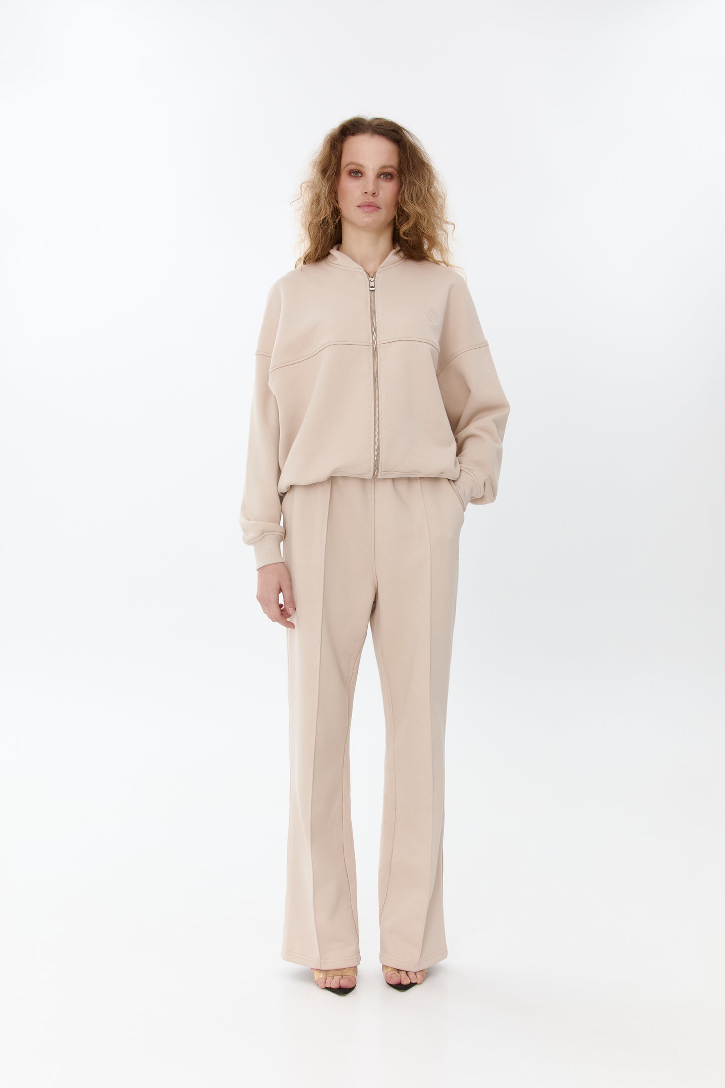 Sport-chic suit in beige from organic cotton