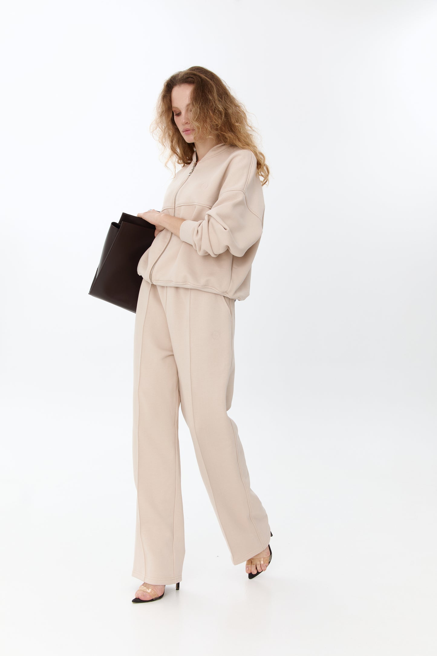 Sport-chic suit in beige from organic cotton