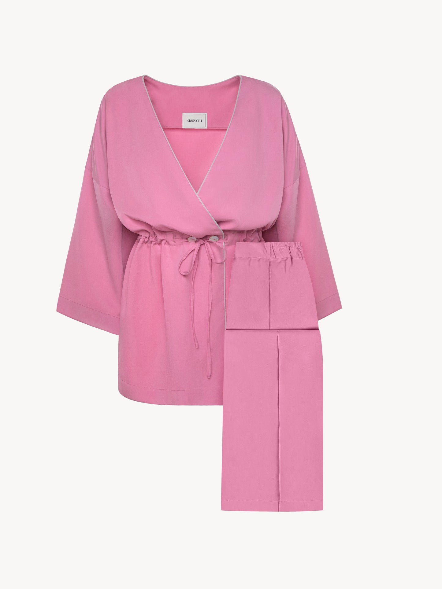 An eucalyptus-colored kimono suit with pants in a pink color