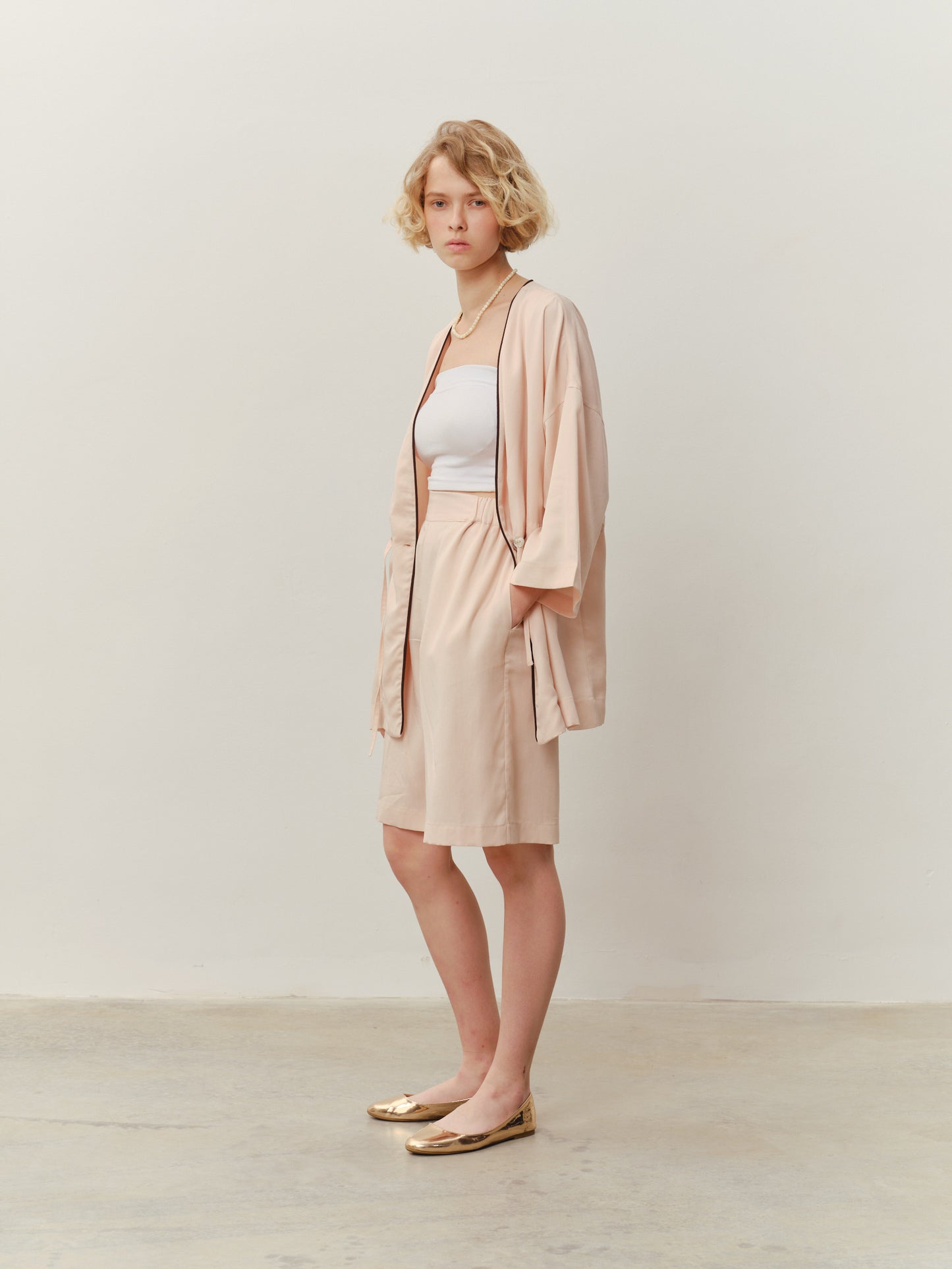 Eucalyptus kimono suit with shorts in ivory color