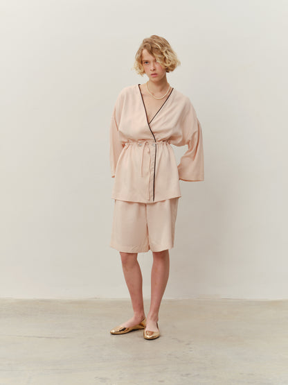 Eucalyptus kimono suit with shorts in ivory color